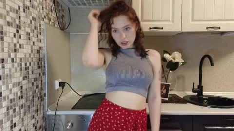 Snapshot of jelly_cherry chatting on 01-21-25, 09:36 Emily online show from 01-21-25, 09:36
