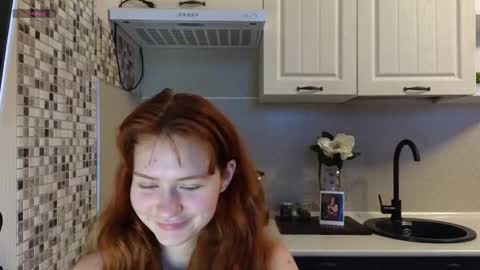 Snapshot of jelly_cherry chatting on 02-03-25, 06:45 Emily online show from 02-03-25, 06:45