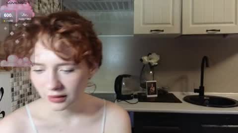 Snapshot of jelly_cherry chatting on 10-22-25, 08:19 Emily online show from 10-22-25, 08:19
