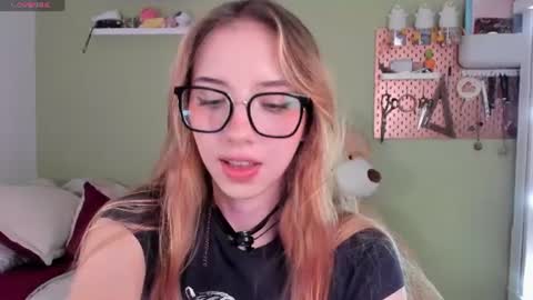 Jelly  online show from 06-17-26, 01:41