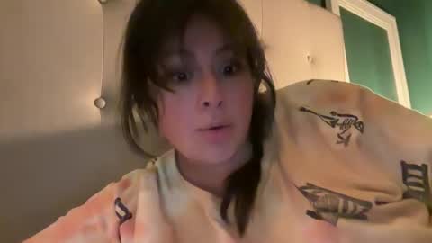 Snapshot of jellybeanin chatting on 01-29-25, 01:17 Jelli online show from 01-29-25, 01:17