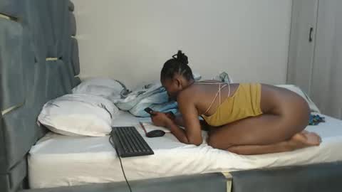 Jemmi online show from 11-17-25, 03:34