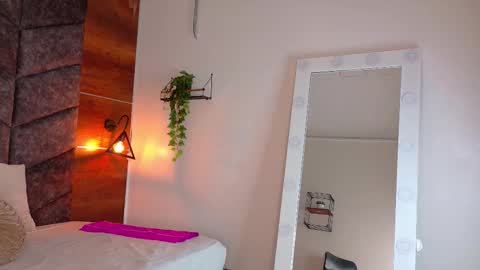 Snapshot of jenacooper__ chatting on 11-21-25, 02:10 Jena online show from 11-21-25, 02:10