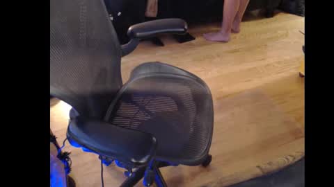 Snapshot of jenandjamesnyc chatting on 10-31-25, 08:21 PegMePlease online show from 10-31-25, 08:21