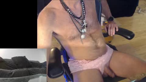 Snapshot of jenandjamesnyc chatting on 11-11-25, 07:25 PegMePlease online show from 11-11-25, 07:25