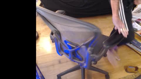 Snapshot of jenandjamesnyc chatting on 12-17-25, 04:35 PegMePlease online show from 12-17-25, 04:35