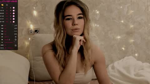 Snapshot of jeniferji chatting on 11-08-25, 02:28 EvaSileZ online show from 11-08-25, 02:28