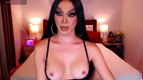 Snapshot of jenifers_body chatting on 12-17-24, 09:27 Queen Jenifer online show from 12-17-24, 09:27