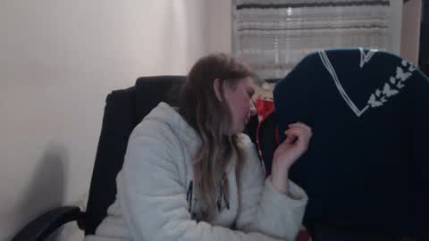 JenisAndPeter online show from 11-08-25, 07:56