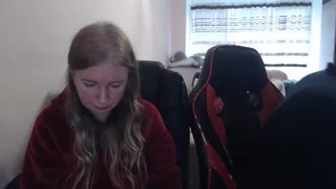 JenisAndPeter online show from 11-16-25, 08:09