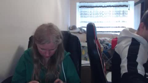 JenisAndPeter online show from 04-14-26, 05:19