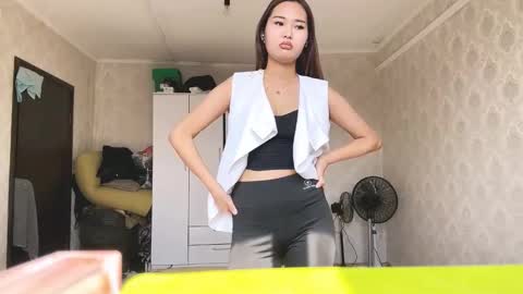 Snapshot of jenisehargens chatting on 03-07-26, 06:43 Alice online show from 03-07-26, 06:43