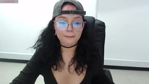 jenn online show from 12-02-25, 07:09