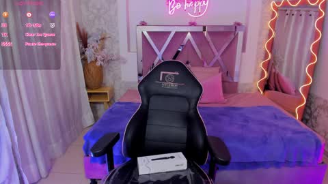 jenna_tay1 online show from 04-11-26, 07:07