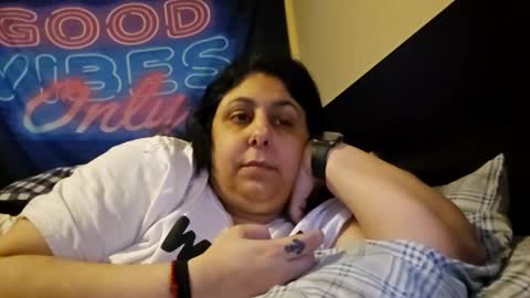 Snapshot of jennabrady chatting on 12-15-24, 08:04 Dragon Queen. Be my Dragon -- and online show from 12-15-24, 08:04