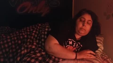 Snapshot of jennabrady chatting on 05-09-26, 06:57 Dragon Queen. Be my Dragon -- and online show from 05-09-26, 06:57