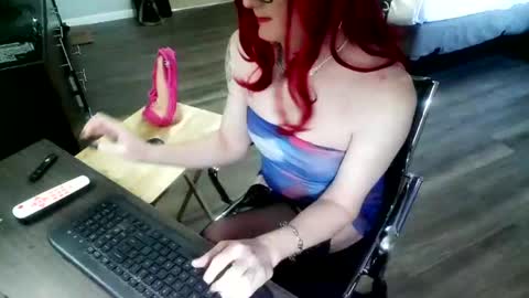 Jenna Cross online show from 03-09-25, 08:42