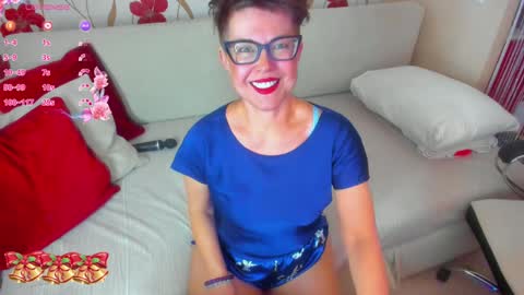 Snapshot of jennalison chatting on 12-14-24, 09:29 Jenn online show from 12-14-24, 09:29