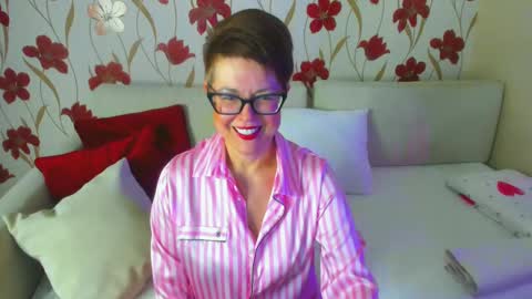 Snapshot of jennalison chatting on 02-11-25, 10:59 Jenn online show from 02-11-25, 10:59