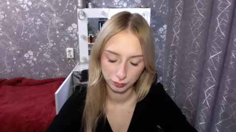 Snapshot of jennalomer chatting on 06-18-26, 12:31 Jenna online show from 06-18-26, 12:31