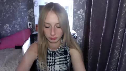 Snapshot of jennalomer chatting on 06-23-26, 04:27 Jenna online show from 06-23-26, 04:27