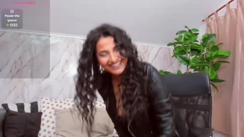 Snapshot of jennaprice chatting on 12-14-24, 02:31 JennaPrice online show from 12-14-24, 02:31