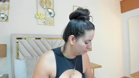 Snapshot of jenner_madison chatting on 04-30-26, 11:27 jenner_madison online show from 04-30-26, 11:27