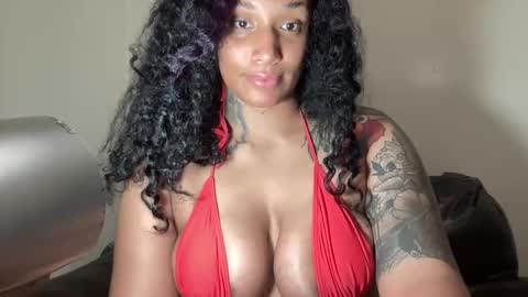 Snapshot of jenni_cash chatting on 06-10-26, 07:07 Mistress Jenni online show from 06-10-26, 07:07