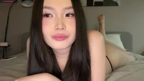 Snapshot of jennie_yung chatting on 05-21-26, 11:34 jennie_yung online show from 05-21-26, 11:34