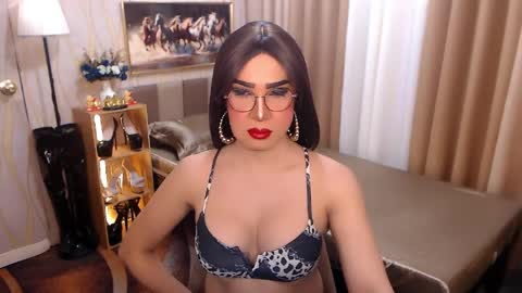 jenniegarcia online show from 04-26-26, 04:48