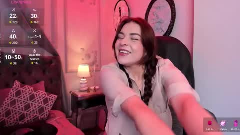 Snapshot of jenniekim_18 chatting on 09-25-25, 11:58 Jennie online show from 09-25-25, 11:58