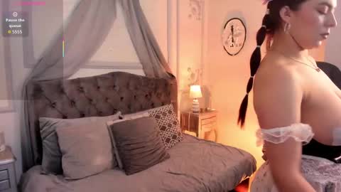 Snapshot of jenniekim_18 chatting on 10-05-25, 01:20 Jennie online show from 10-05-25, 01:20