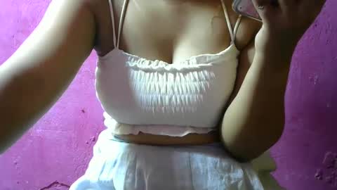 Snapshot of jenniella chatting on 02-24-25, 06:49 jenniella online show from 02-24-25, 06:49