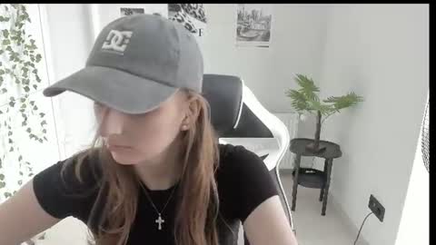 Snapshot of jenniestar chatting on 06-20-26, 12:19 Karla online show from 06-20-26, 12:19