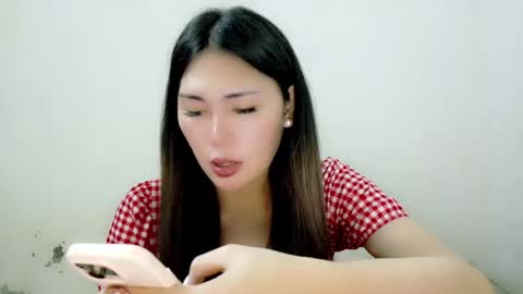 Snapshot of jenniethetg69 chatting on 05-10-26, 02:33 jennie online show from 05-10-26, 02:33