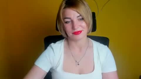 Jennifer online show from 07-03-26, 12:00