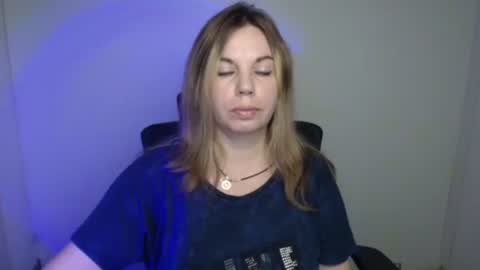 Jennifer online show from 09-18-25, 12:18