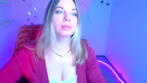 Jennifer online show from 04-26-26, 06:00