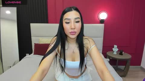 Jennifer online show from 11-30-25, 01:53