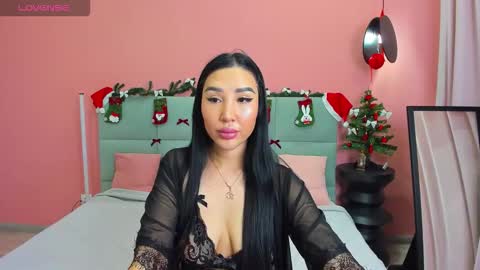 Jennifer online show from 12-02-25, 01:33