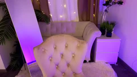 Snapshot of jennifer_shy_ chatting on 05-05-26, 08:22 Jennifer online show from 05-05-26, 08:22
