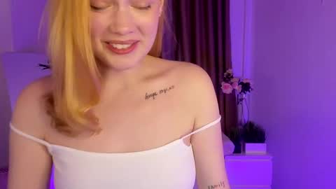 Snapshot of jennifer_shy_ chatting on 06-05-26, 02:23 Jennifer online show from 06-05-26, 02:23