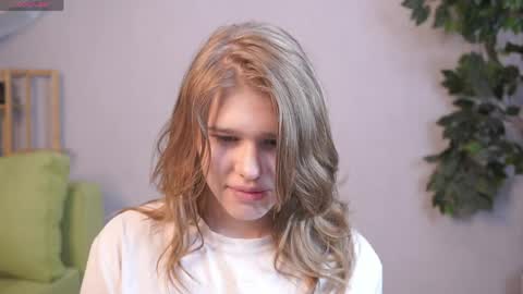 Sofia  online show from 05-06-26, 07:35