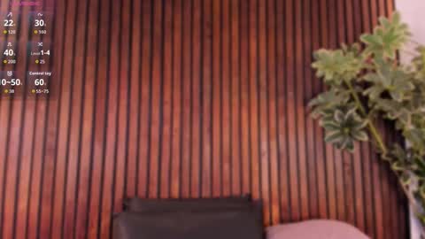 Snapshot of jennmiller_ chatting on 11-04-25, 01:32 online show from 11-04-25, 01:32