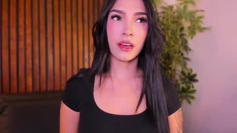 Snapshot of jennmiller_ chatting on 11-12-25, 12:38 online show from 11-12-25, 12:38