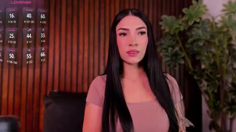 Snapshot of jennmiller_ chatting on 11-21-25, 11:53 online show from 11-21-25, 11:53