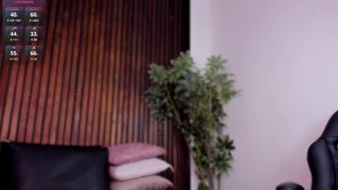 Snapshot of jennmiller_ chatting on 11-29-25, 01:36 online show from 11-29-25, 01:36