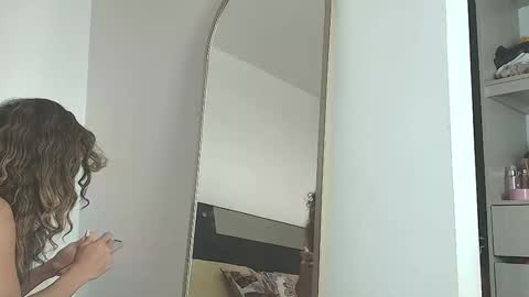 Jenn online show from 01-16-26, 05:17