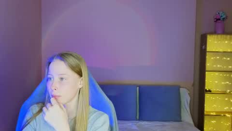 Next broadcast on December 05 subject to change  online show from 04-12-26, 02:33