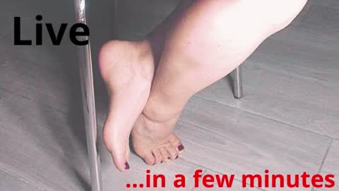 Snapshot of jenny_fighterfeet chatting on 02-16-25, 02:00 Jenny online show from 02-16-25, 02:00